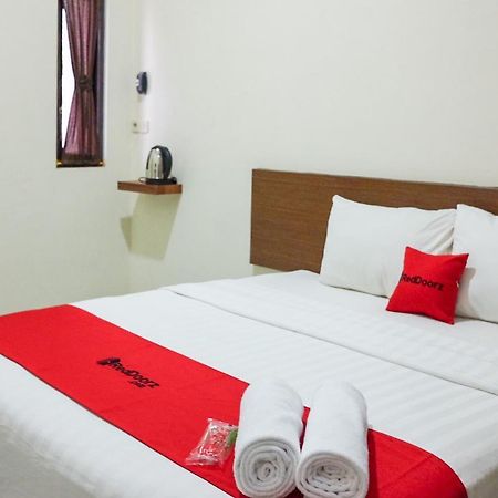 Отель Reddoorz Syariah Near Exit Tol Pemalang Comal 2 Экстерьер фото
