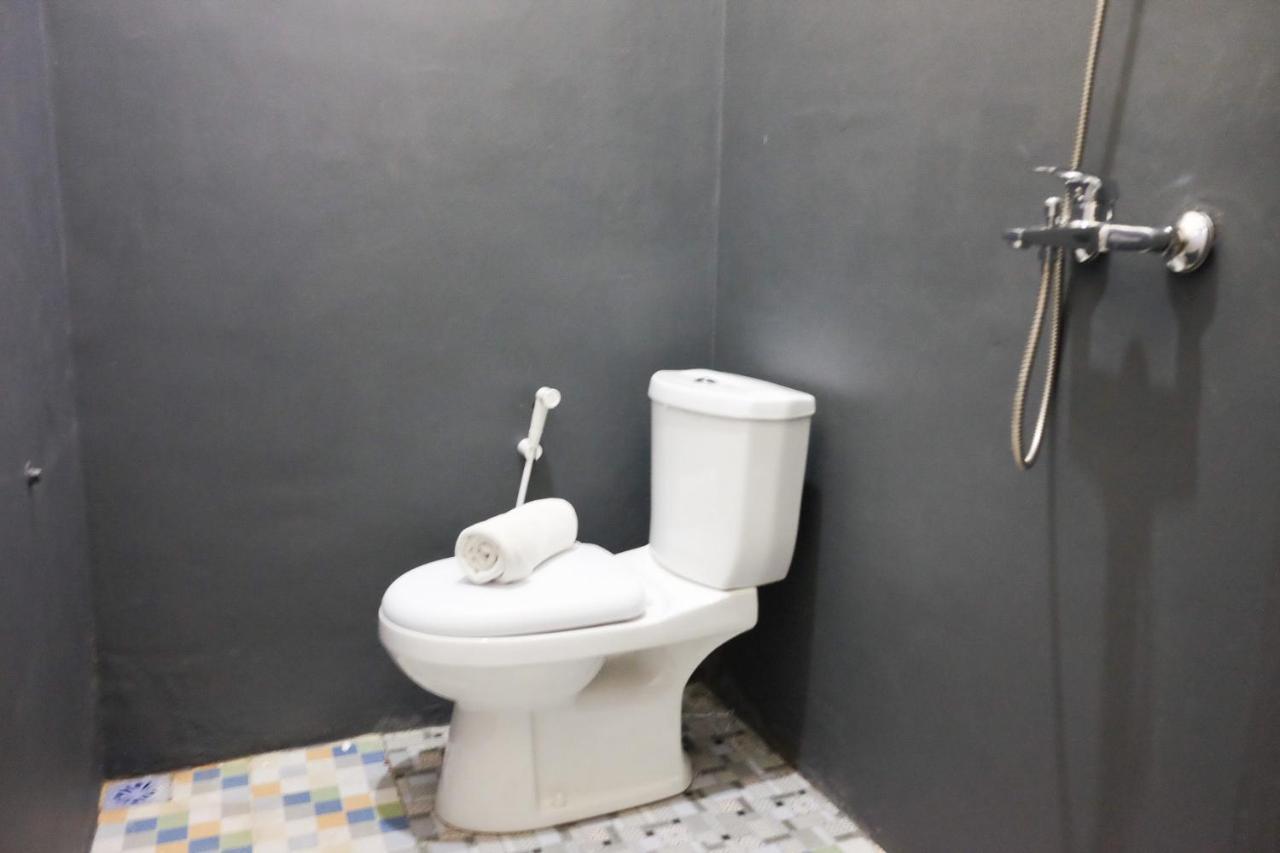 Отель Reddoorz Syariah Near Exit Tol Pemalang Comal 2 Экстерьер фото