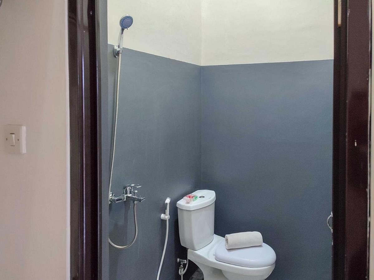 Отель Reddoorz Syariah Near Exit Tol Pemalang Comal 2 Экстерьер фото