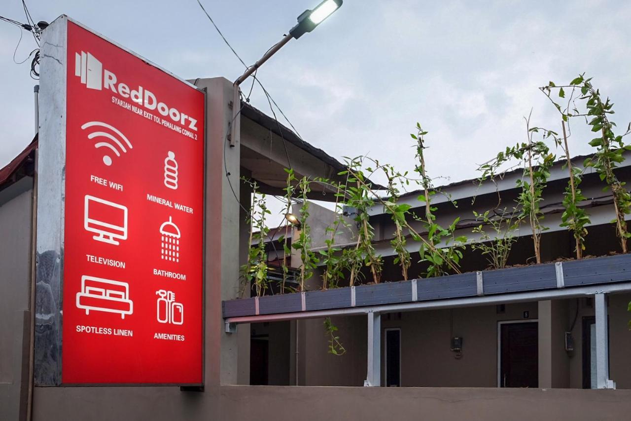 Отель Reddoorz Syariah Near Exit Tol Pemalang Comal 2 Экстерьер фото